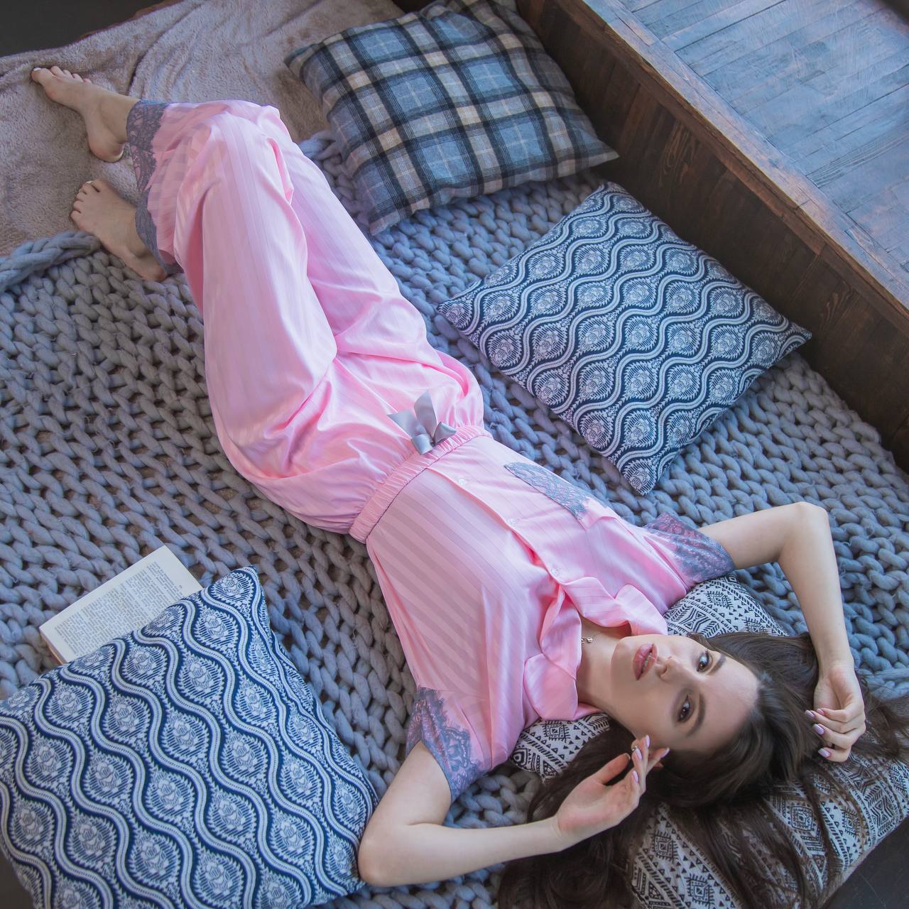 Пижама ХБ розовая , декорированная серыми кружевами