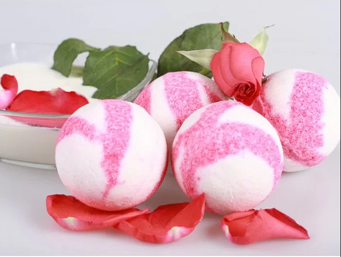 Бурлящий шарик для ванны «Роза в молоке»